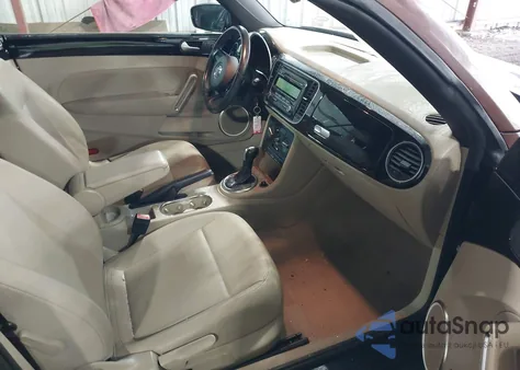 2013 Volkswagen Beetle 2.5L z USA, uszkodzony, nr VIN 3VW5X7AT9DM831483